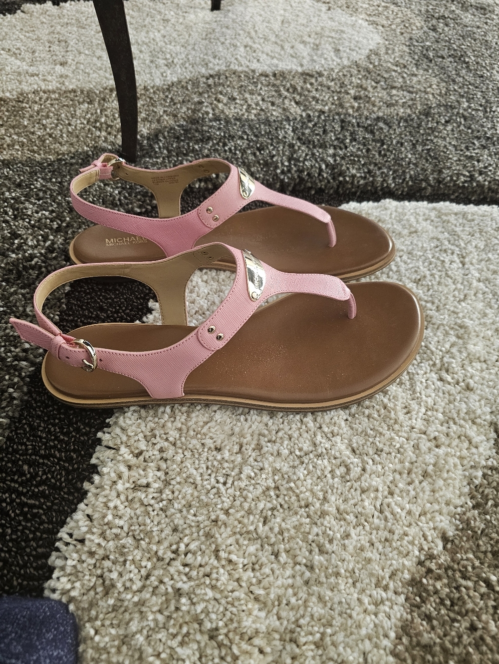 Michael Kors Pink Leather T-Strap Slingback Sandals with Silver Logo - Picture 3 of 3